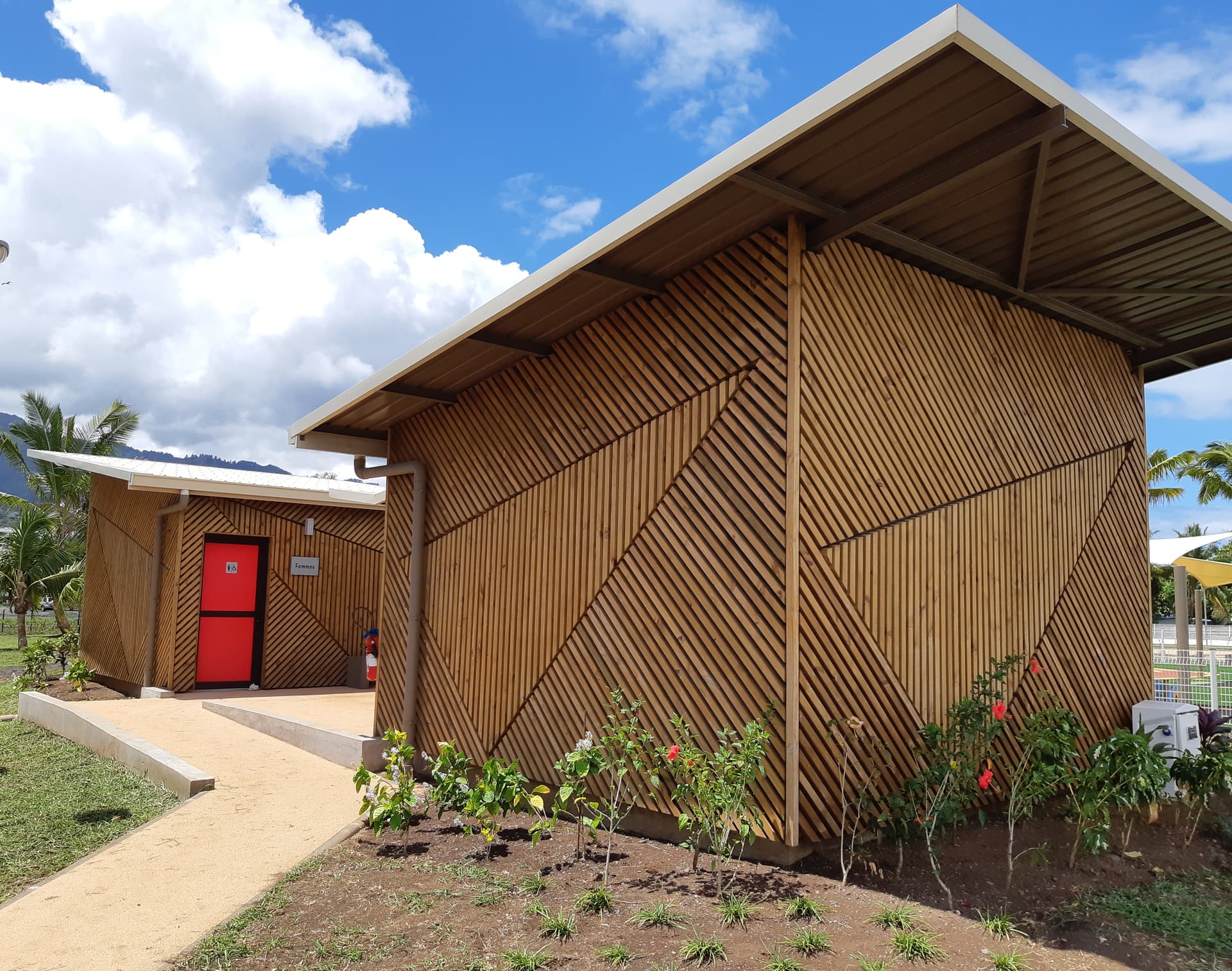 Installation portes sur mesure Tahiti